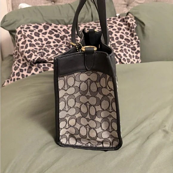 Coach Field Tote - Picture 3 of 13